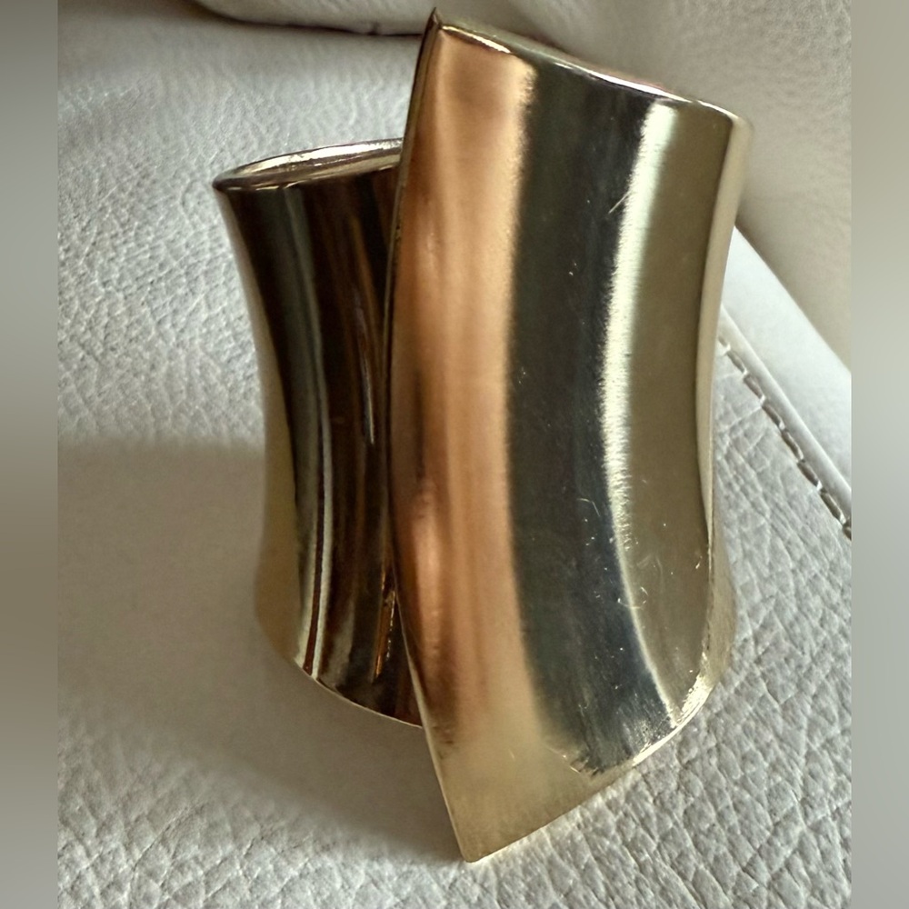 Urban Outfitters Geometric Gold Cuff Clamper Bracelet NWT - Picture 3 of 9